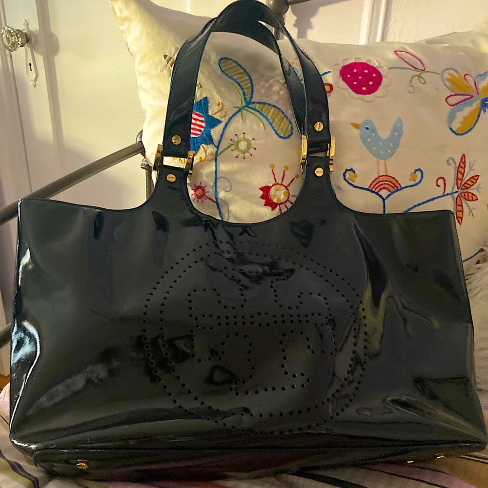Beautiful Tory Burch Patent Navy Handbag